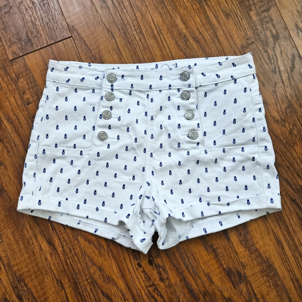 Rue 21 White Shorts Sz 3/4